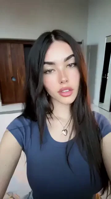 Madison Beer is face porn
