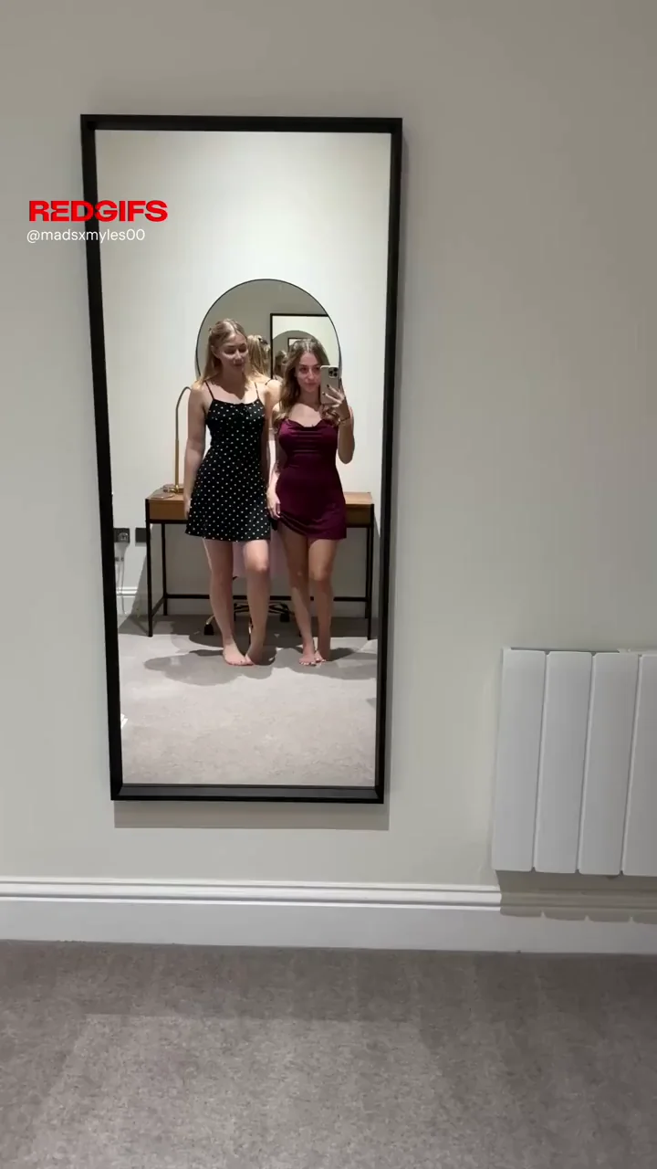 Bestie Pussy Flash Pre-Party Tease