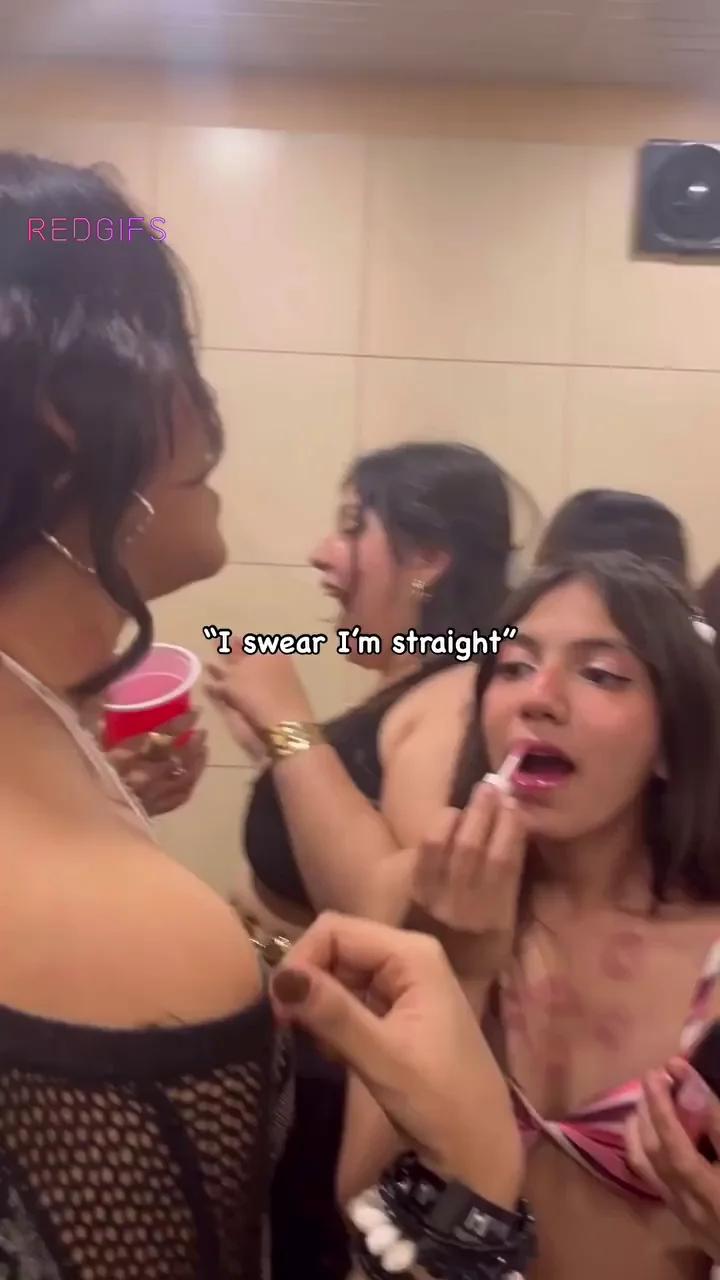Imagine all of us goonettes locked up in a bathroom covering each others' body with lots of kisses 💋💋