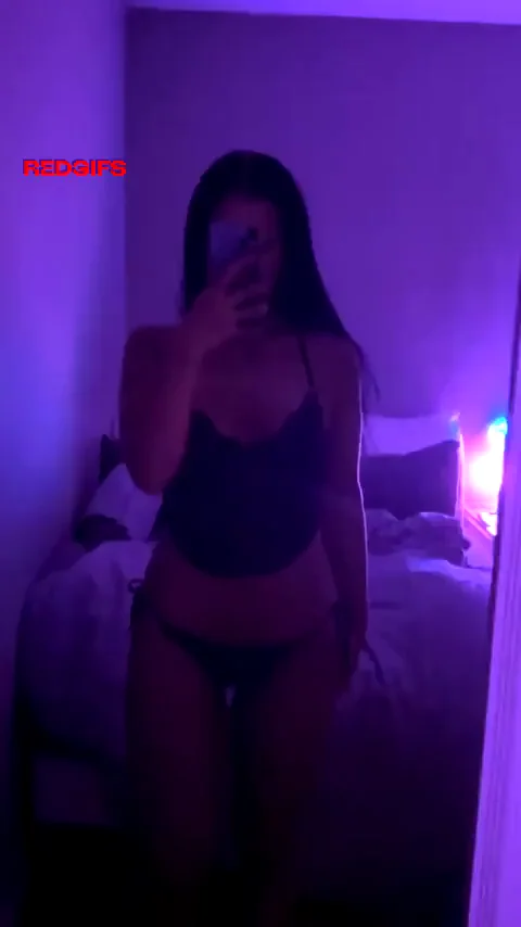 Eat it right from the front😏