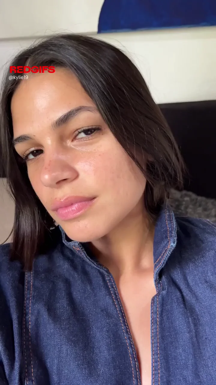 Titties in jeans ha F18