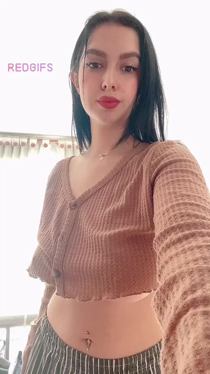 Latina Bombshell's Massive Tits Take Over in Teasing OnlyFans Reveal