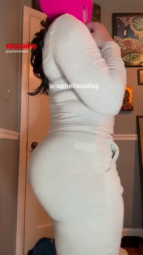 How do you like my plump juicy teen booty?