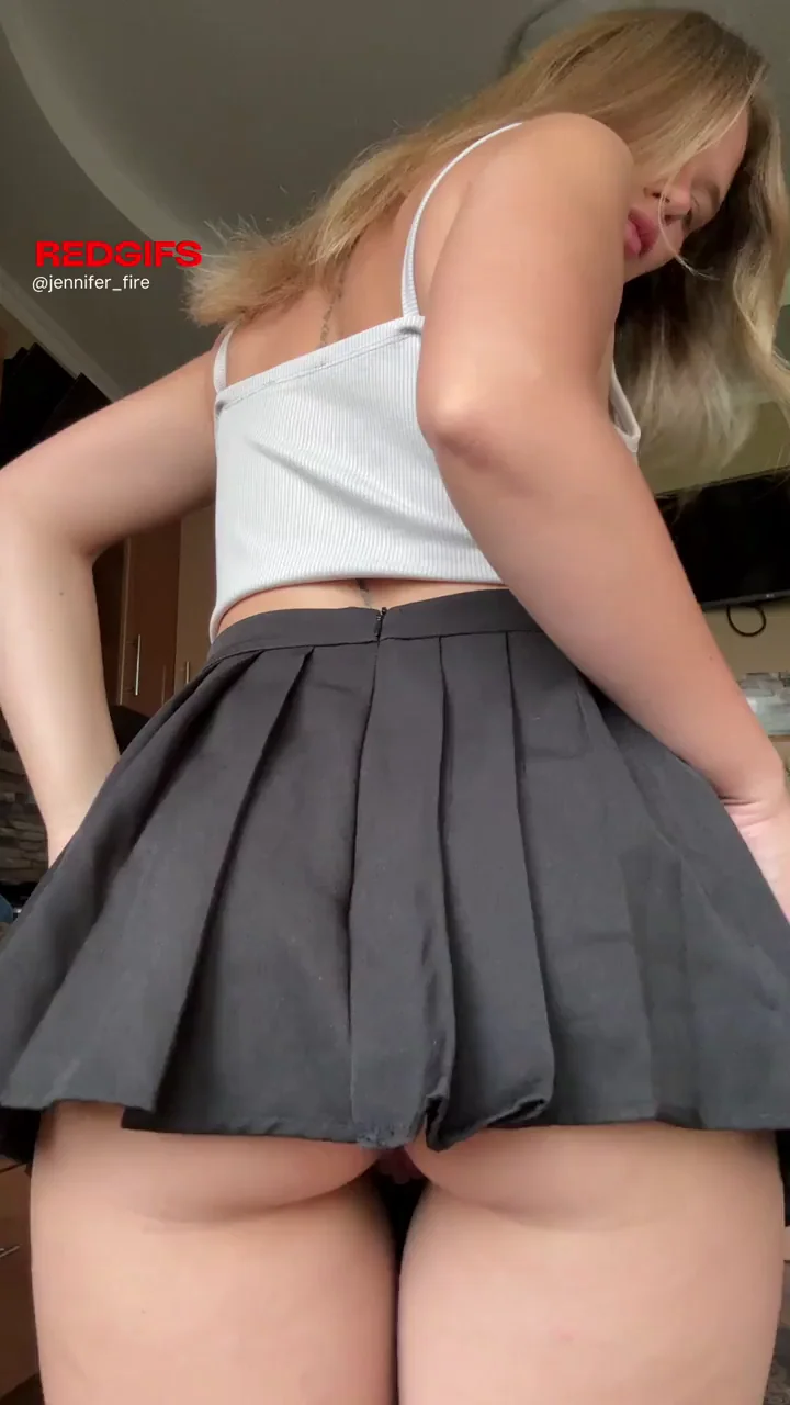 Blonde Schoolgirl Teases Her Juicy Ass in Naughty Pics