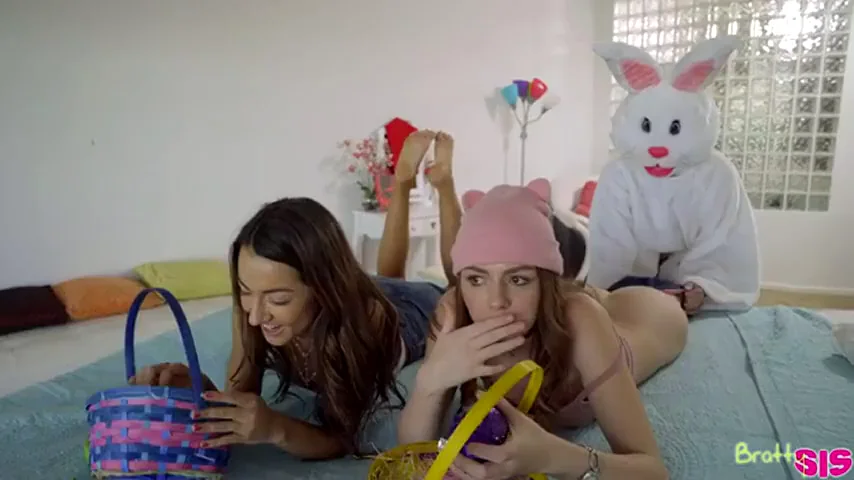 🥚 Creampie Easter Egg Hunt Surprise – S4:E10 💦
