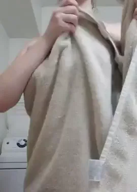 the best tits ever are under this towel ;)