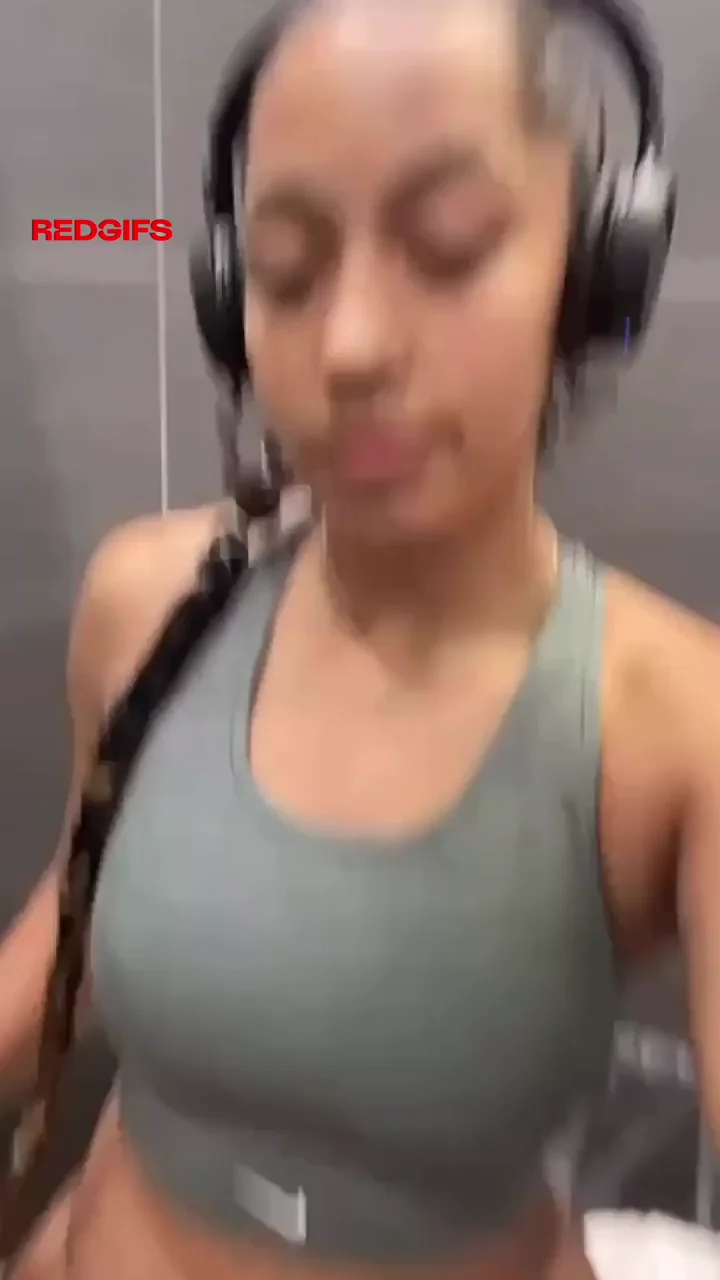 Post-Gym Piss Flood: Thick Ebony Babe Drenches the Shower