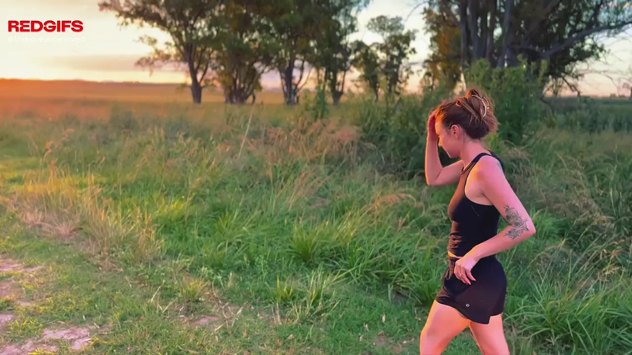 Sunset Piss Show: Busty Babe Squats Naked and Golden Showers in the Wild