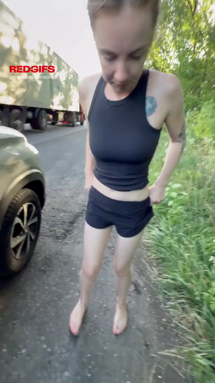 Roadside Pussy Pee and Juicy Tit Flash 😈