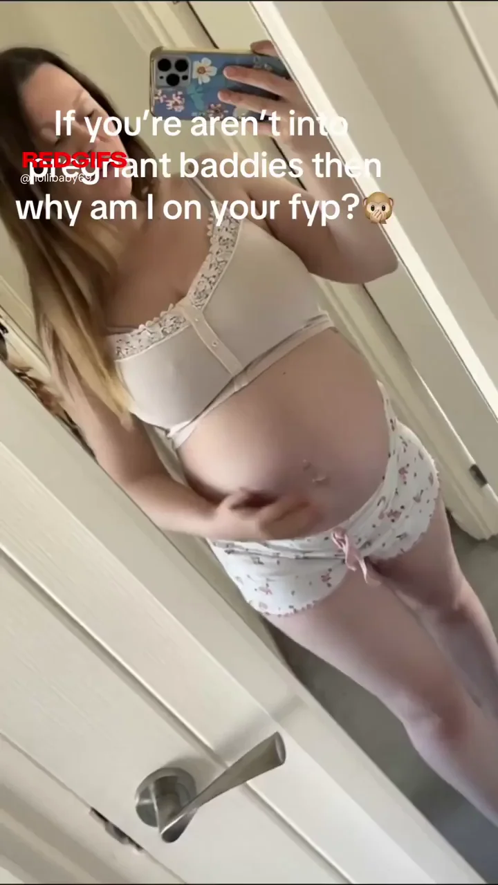 26F Pregnant Smash or Pass? 🤰🍑🔥