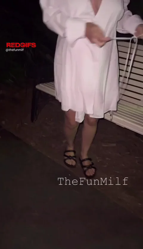 Pregnant- and craving someone to fuck me in public