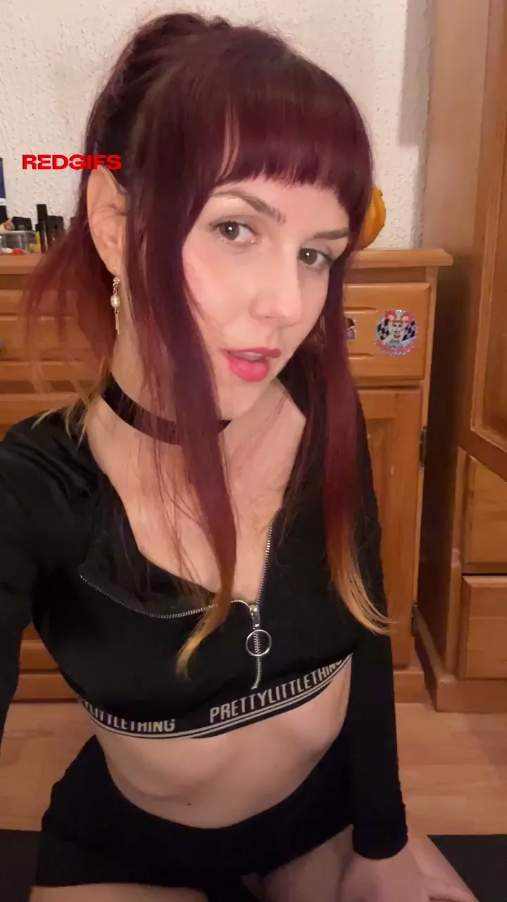 Does this 32 year old redhead cheating wife turn you on?