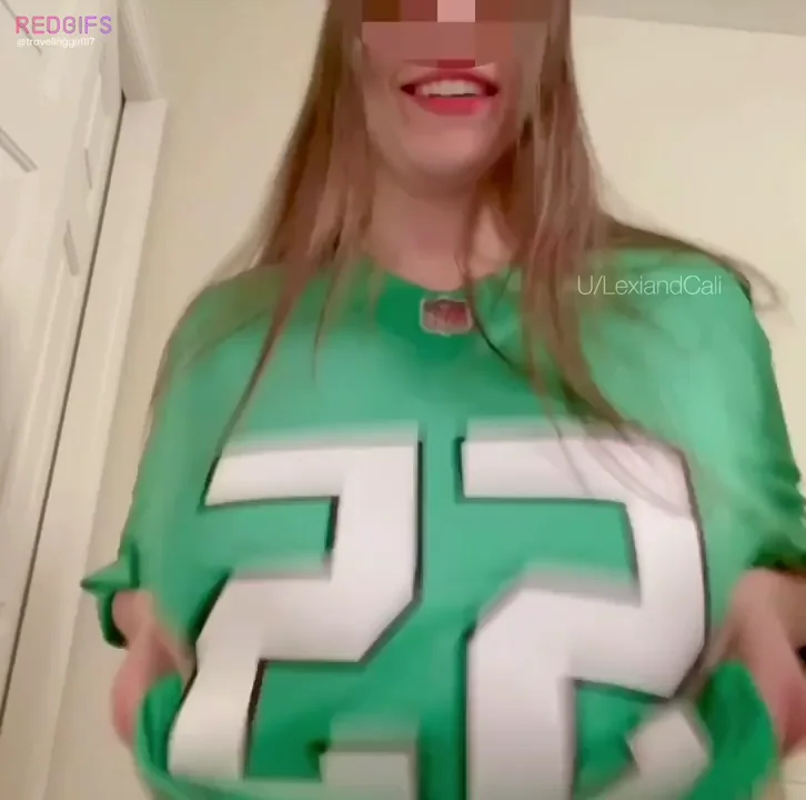 Not all people in Philadelphia are rude. I'll even show you my tits to prove it