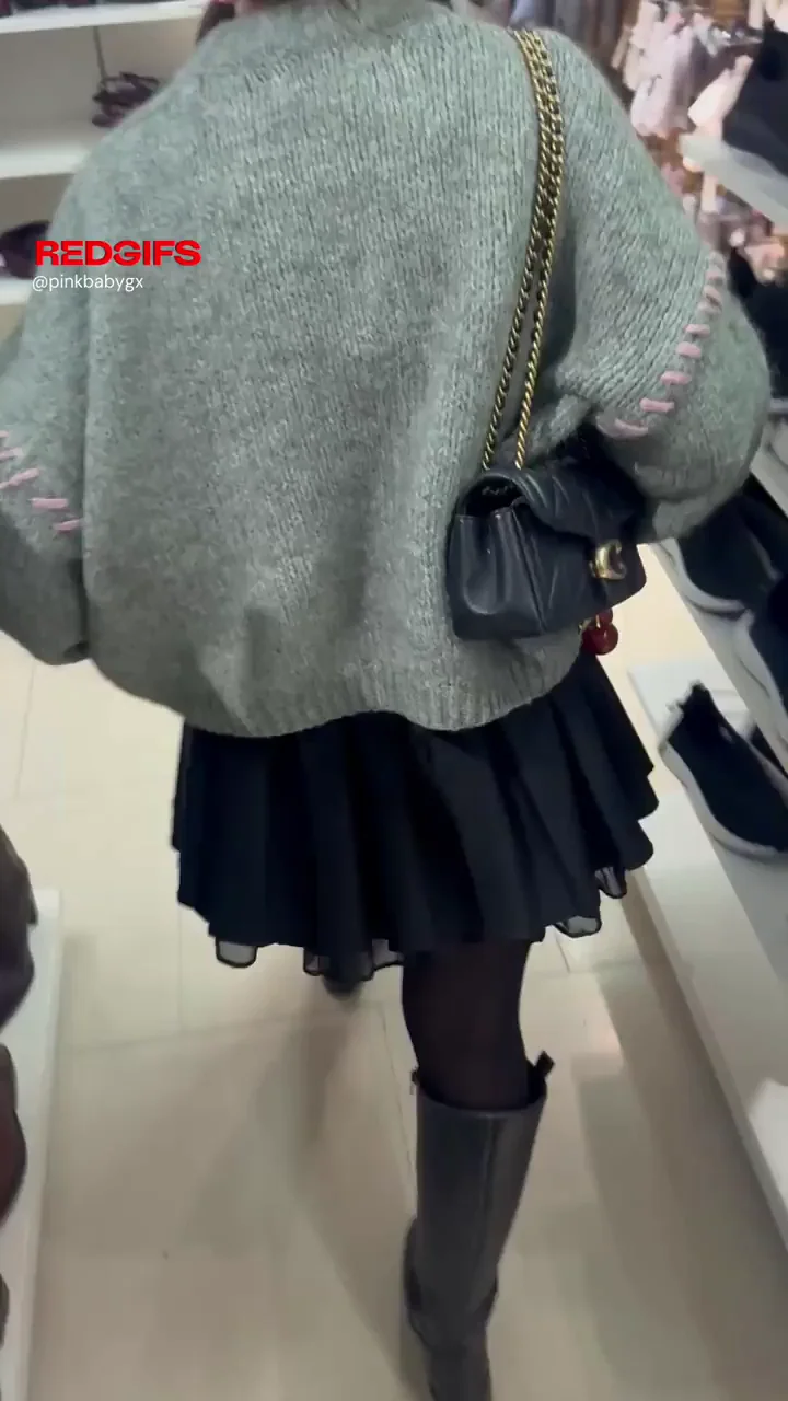 Shopping Slut's Massive Tit Flash in Public Paradise