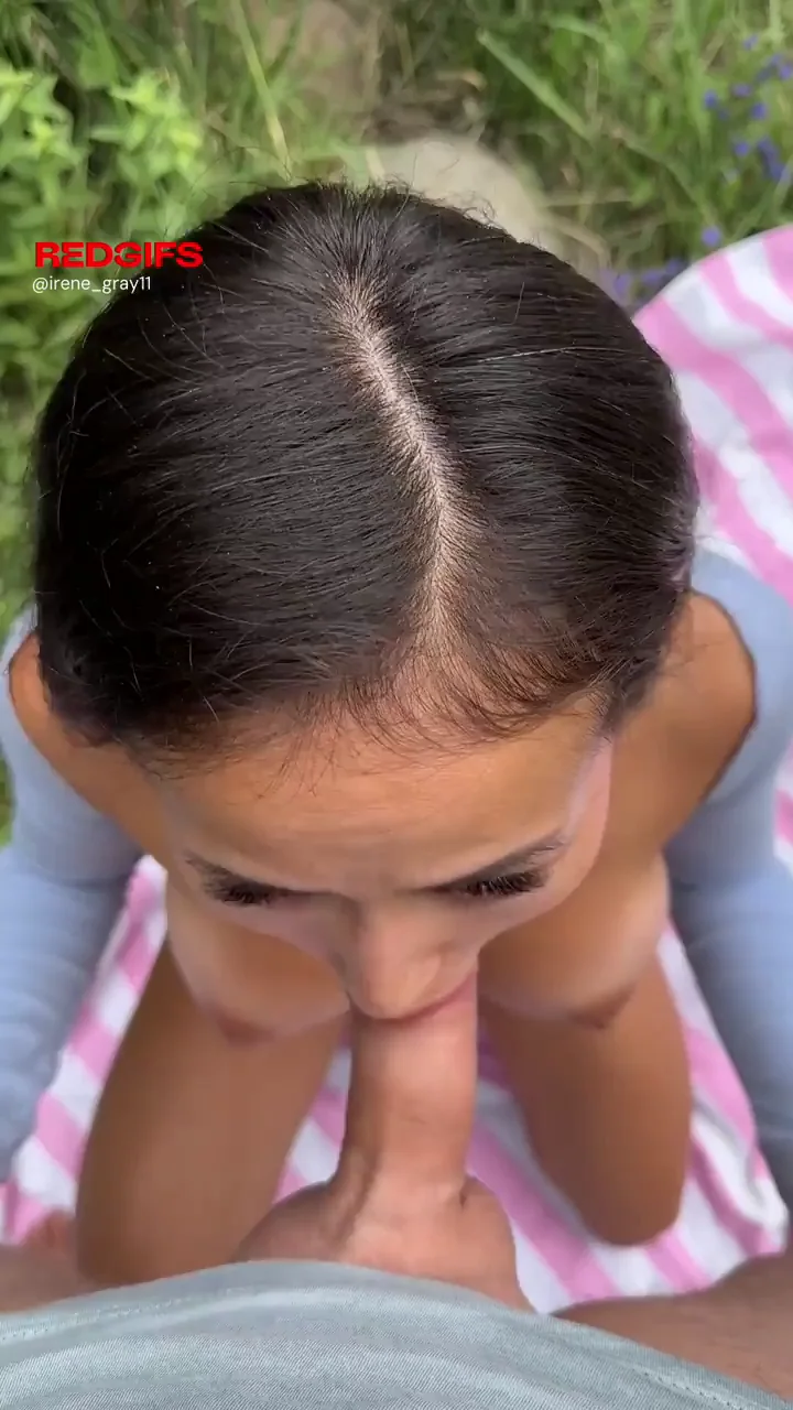 Not many Asian women wld give a blowjob outdoors in risky conditions