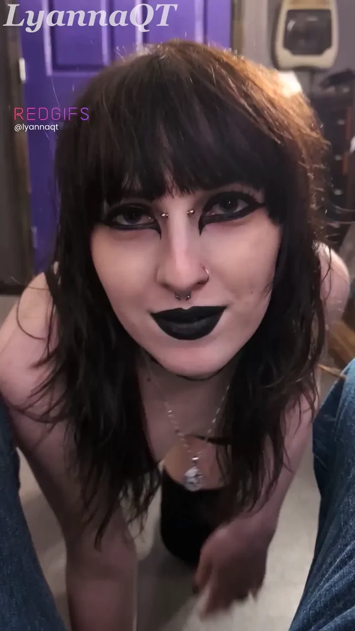 Goth T-Girl IyannaQT Sucks Cock Like a Slutty Dream 😈🖤💦