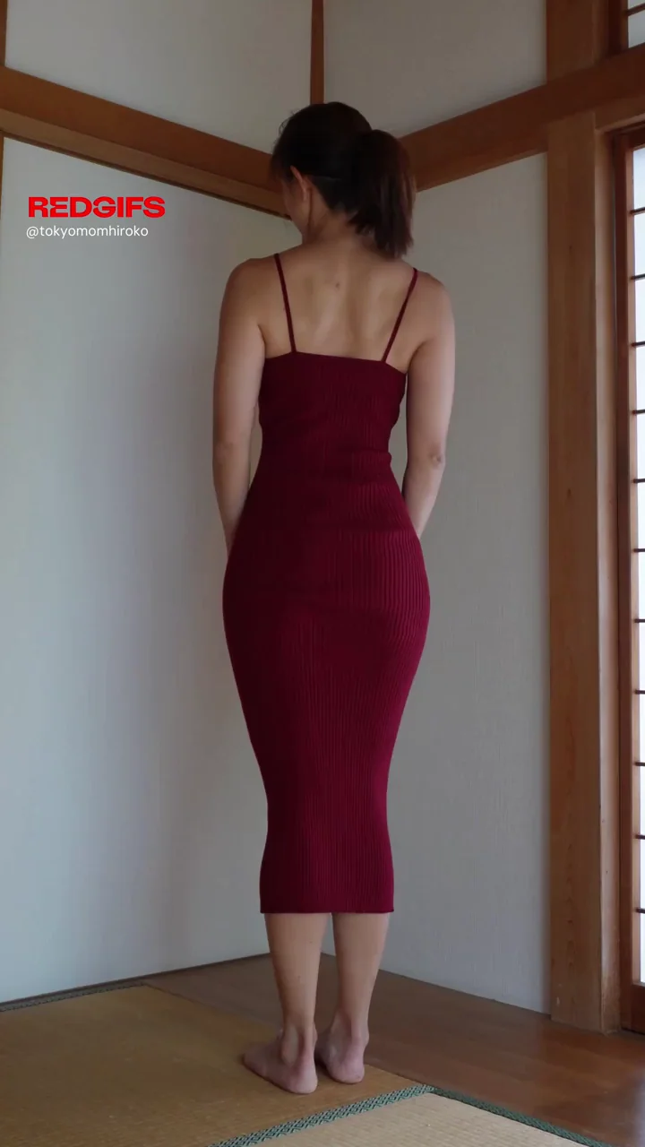 Japanese MILF's Slutty Red Dress Tease in Tatami Room
