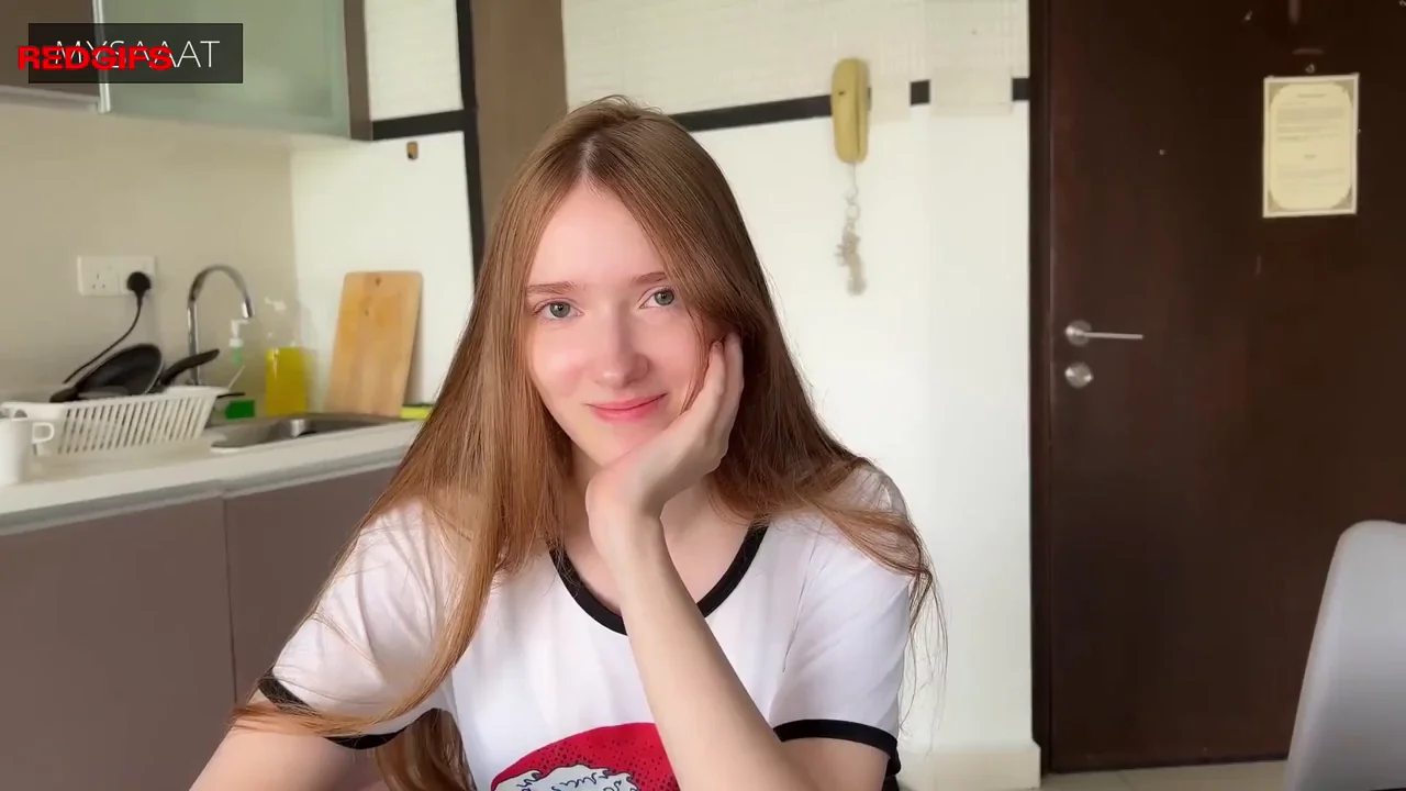 🔥 Redhead Stepsis Sucks Better Than She Plays Chess & Fucks Like a Slut 😈🍆💦