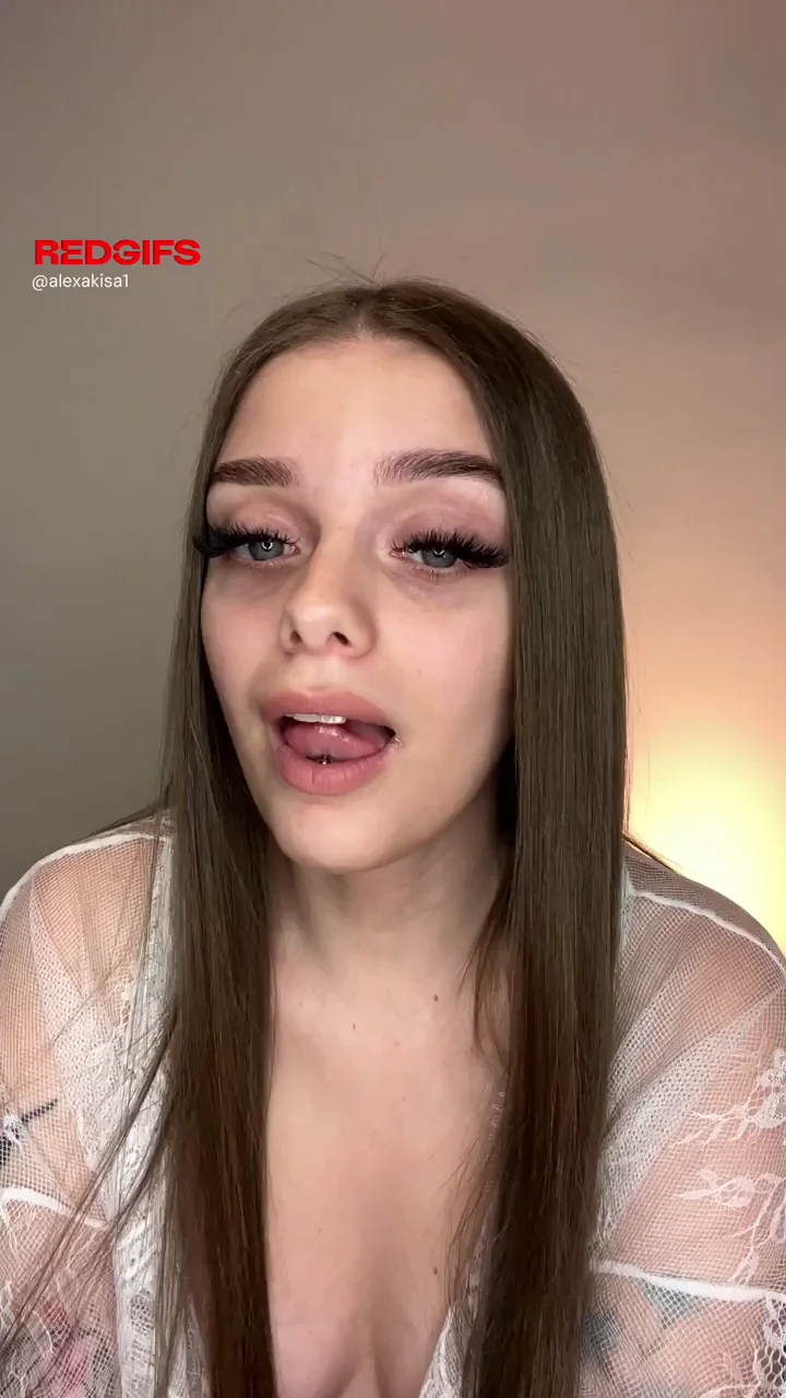 Cute Slut's Tongue Escapes in Wild Ahegao Tease 😜👅💦