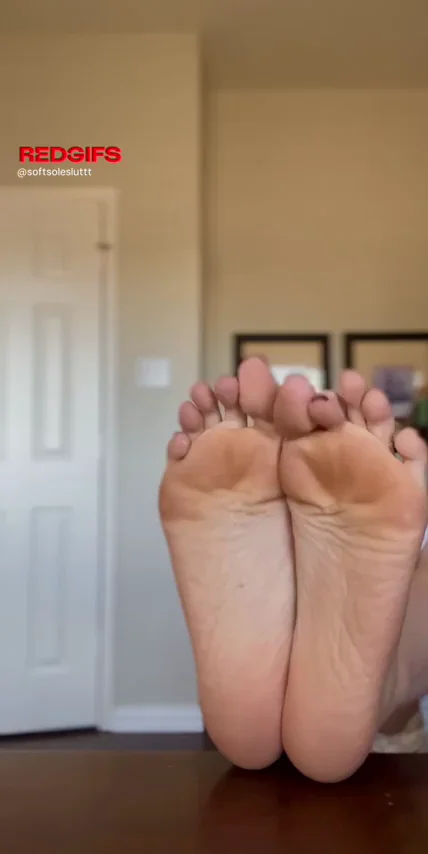 this is my computer’s view when i’m in a zoom meeting… if only my boss knew how naughty i was being 🤭👀