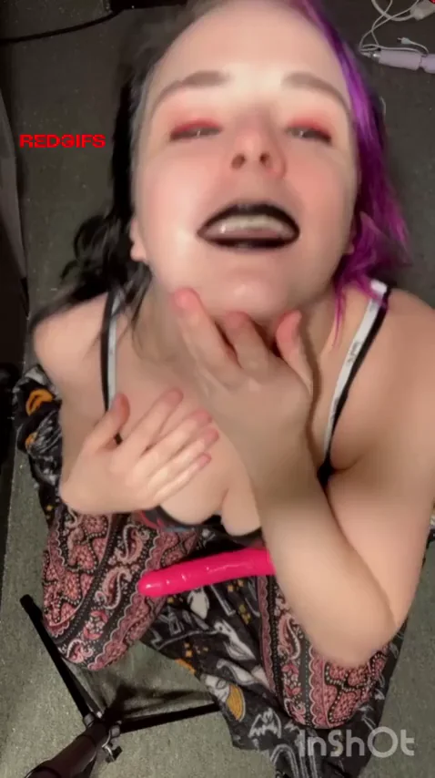Daddy am I pretty covered in spit🥺👉🏻👈🏻
