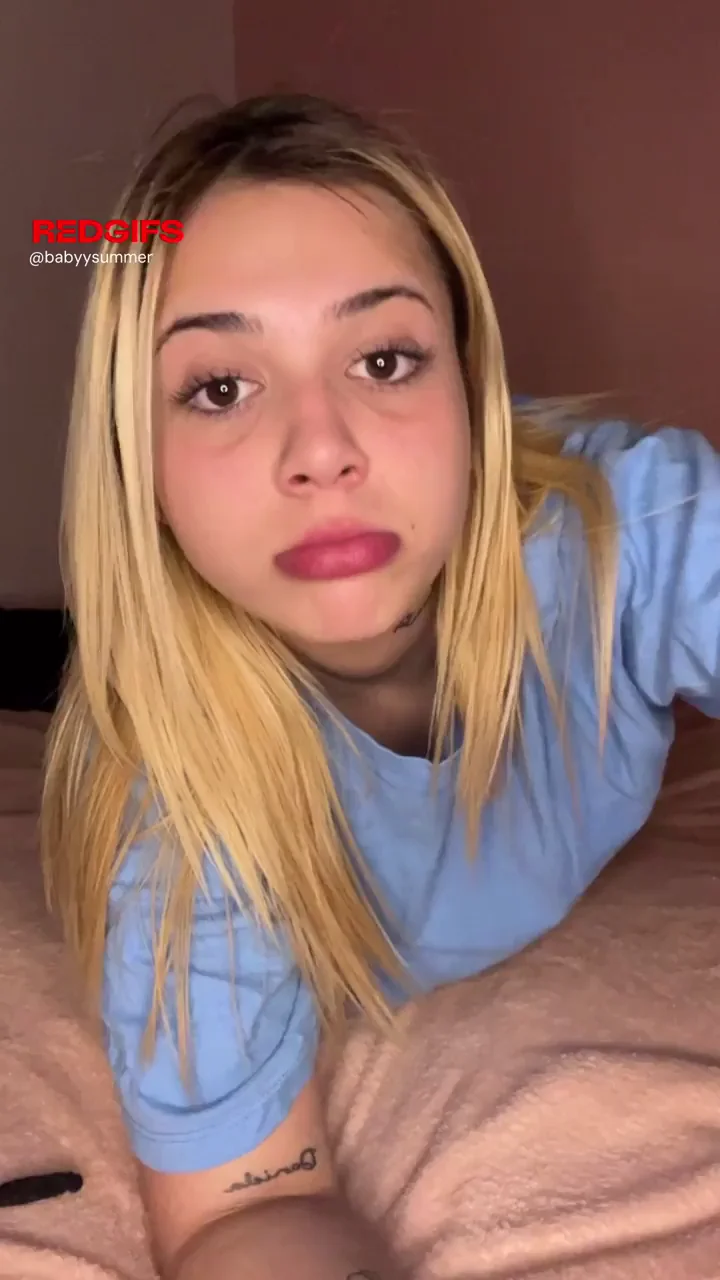 Summer's Teasing Tits: Blonde OnlyFans Vixen Drops the Blue Top