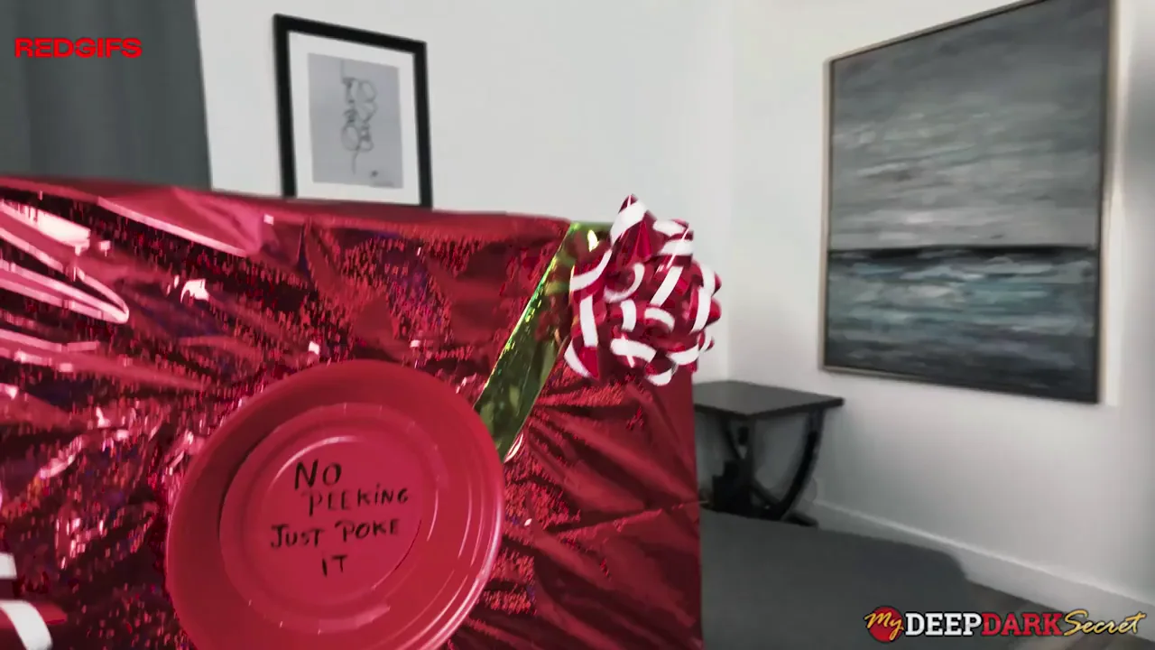 Xmas Elf MILF Gets DP'd by Massive BBCs