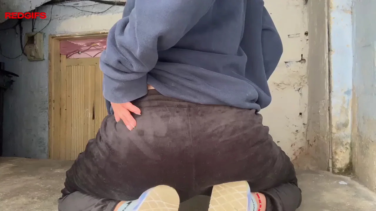 She's twerking on her front porch for all to see