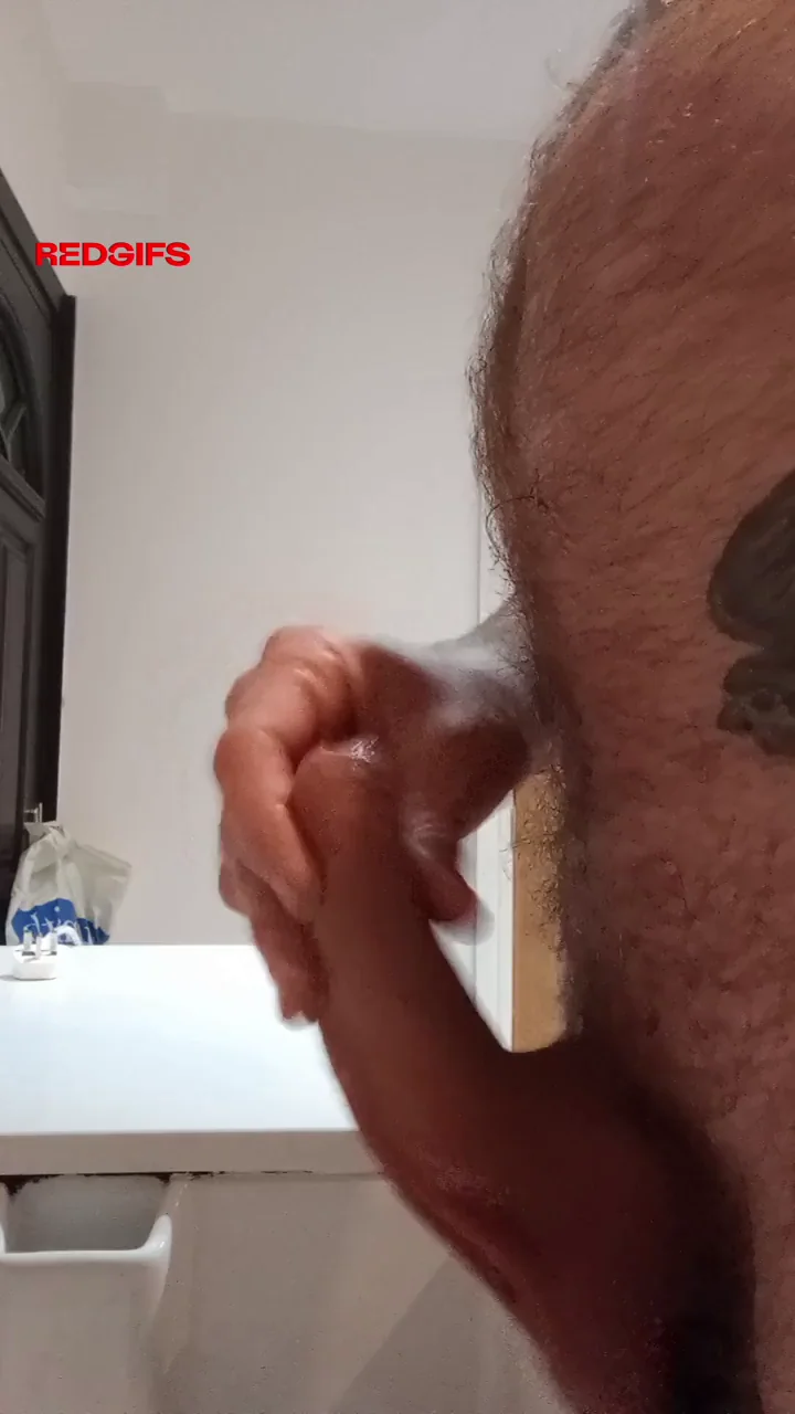 💦 Rinse & Repeat Cock Stroke in the Bathroom 🥜