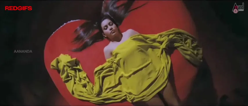 Roopika's Chubby Boob Squeeze & Thick Thigh Tease 🔥🍑