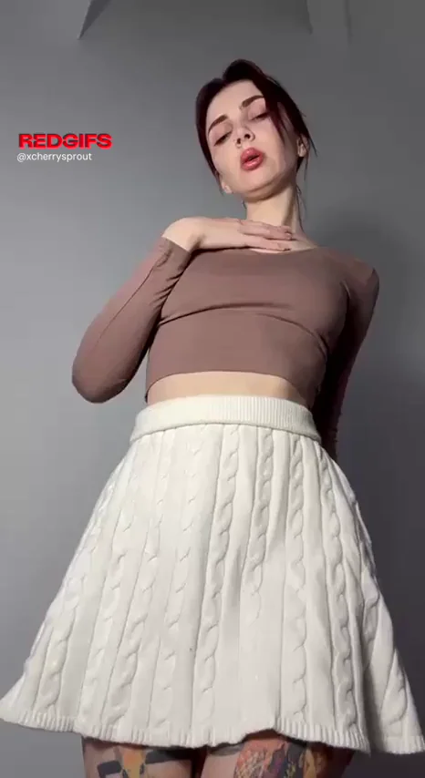 Redhead Slut's Pink Pussy Tease: Creamy White Skirt Upskirt Flash