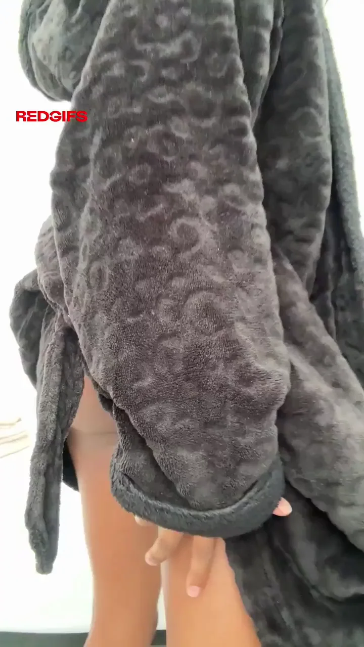 Thick Ebony Ass Tease in Leopard Robe 😈🍑🔥