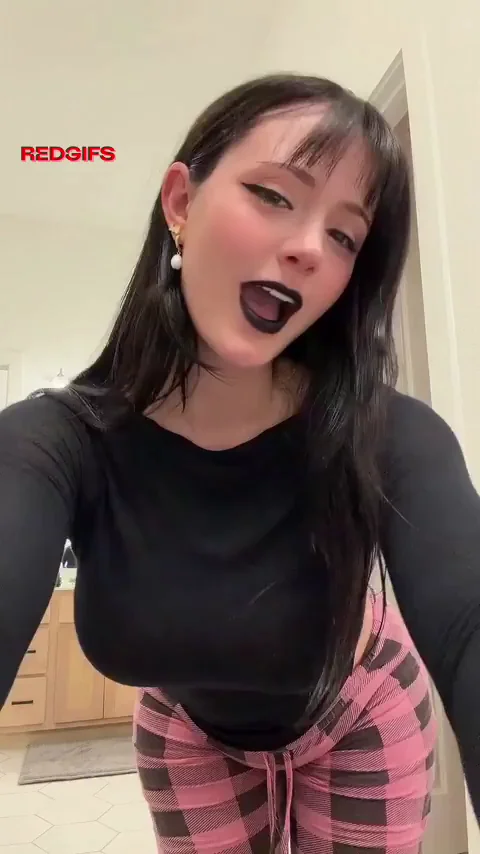 Goth girls are the best