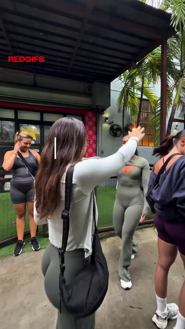 Phat-Ass Gym Sluts in Flare Yoga Pants Tease Fest