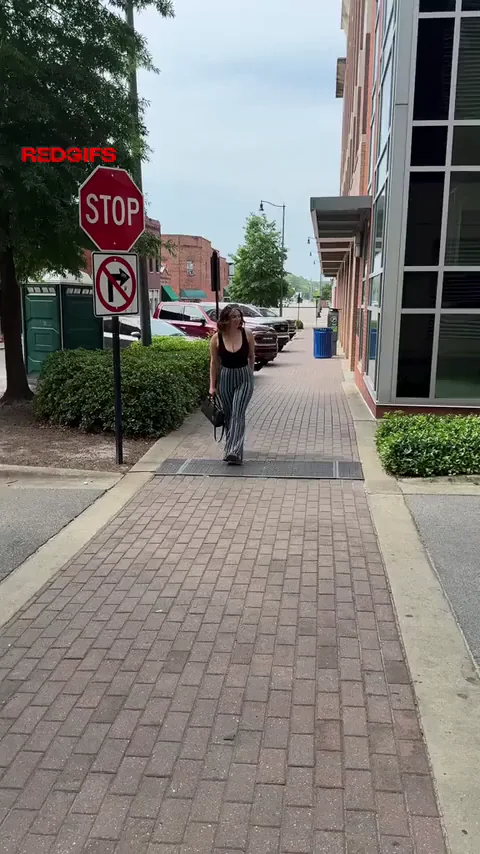 70s Flare Pants MILF Shakes Her Massive Ass 🍑🔥