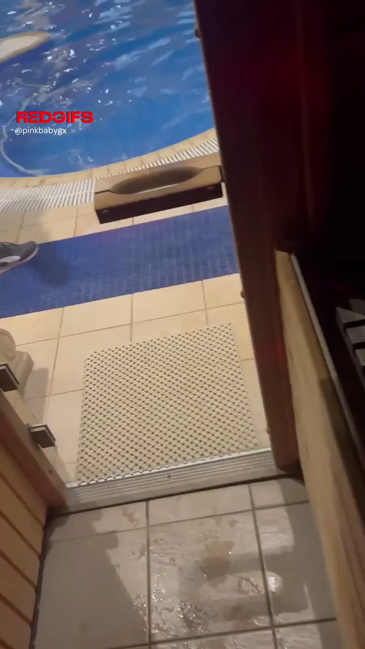 Accidentally ended up with a dick in my mouth in the public sauna