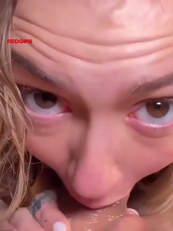 Chloe Temple's Intense Eye Contact Deepthroat 🥵👅💦