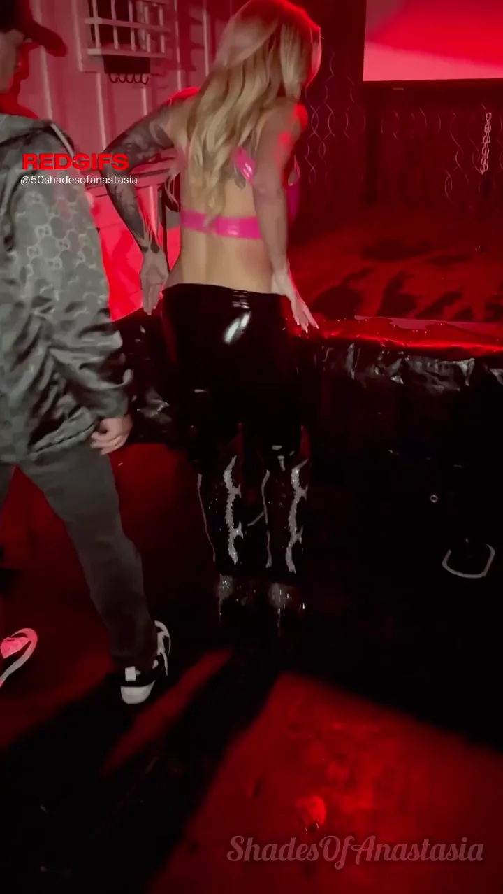 Husband wanted me to show strangers my pussy. I understood the assignment :)