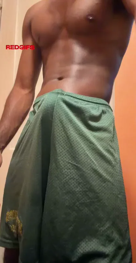 Daddy needs to come over👇🏾