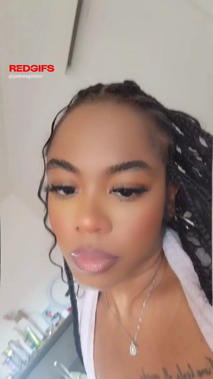 Side View of Her Massive Bouncy Tits 🍈🍈🔥
