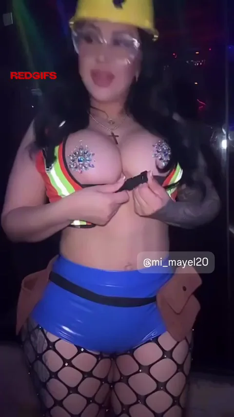 build-a-booty sexy latina