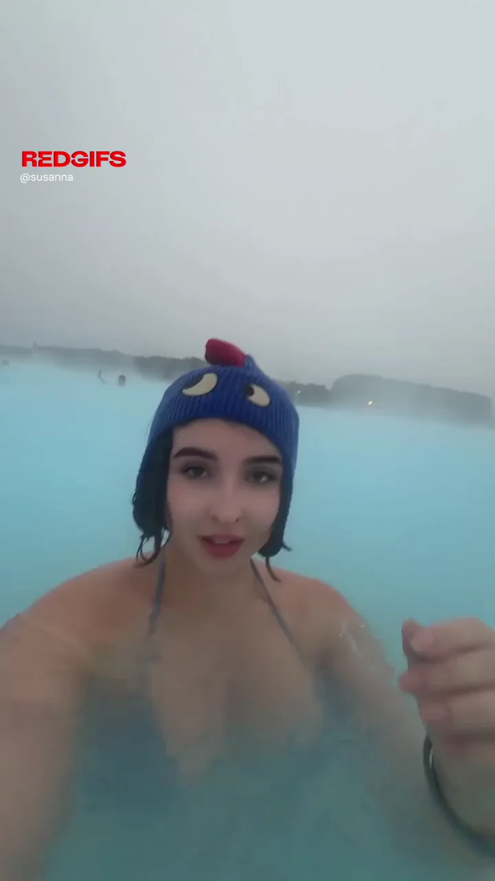 I like flashing my boobs everywhere
