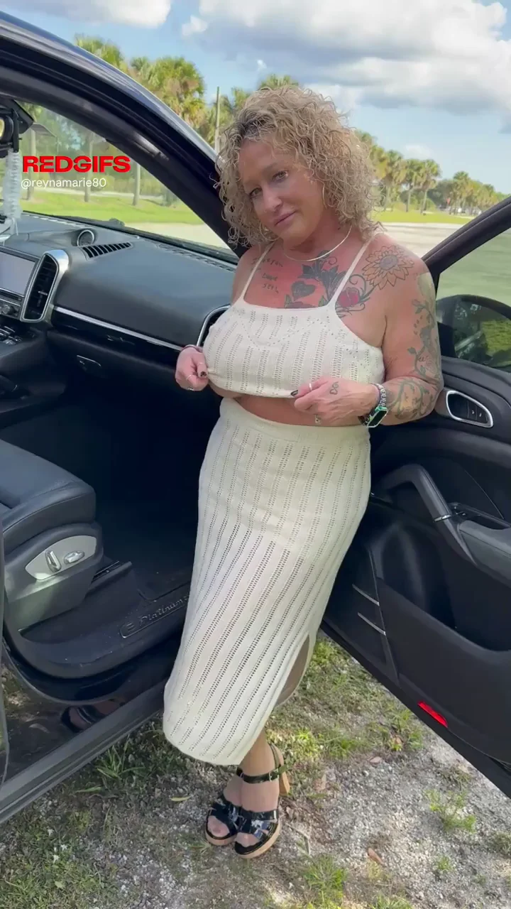 Flashing my big boobs at the park