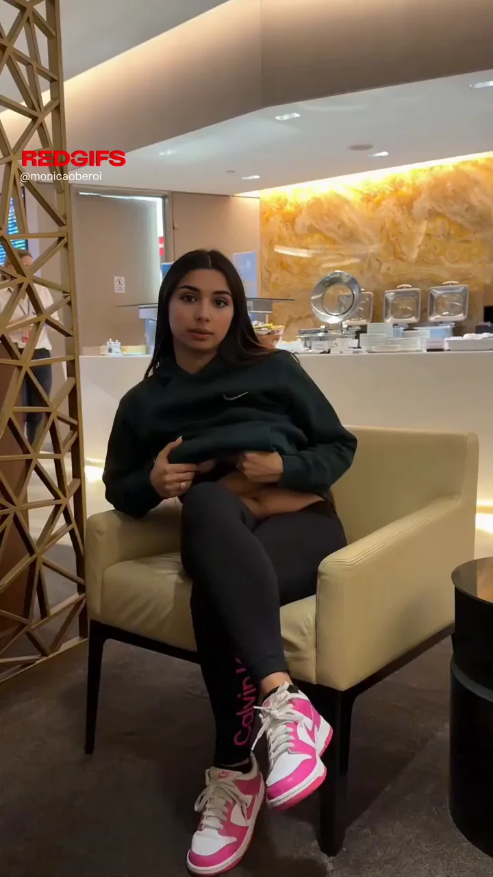 Priority Pass Lounge Tit Flash Gone Wild 😈🍈🍈