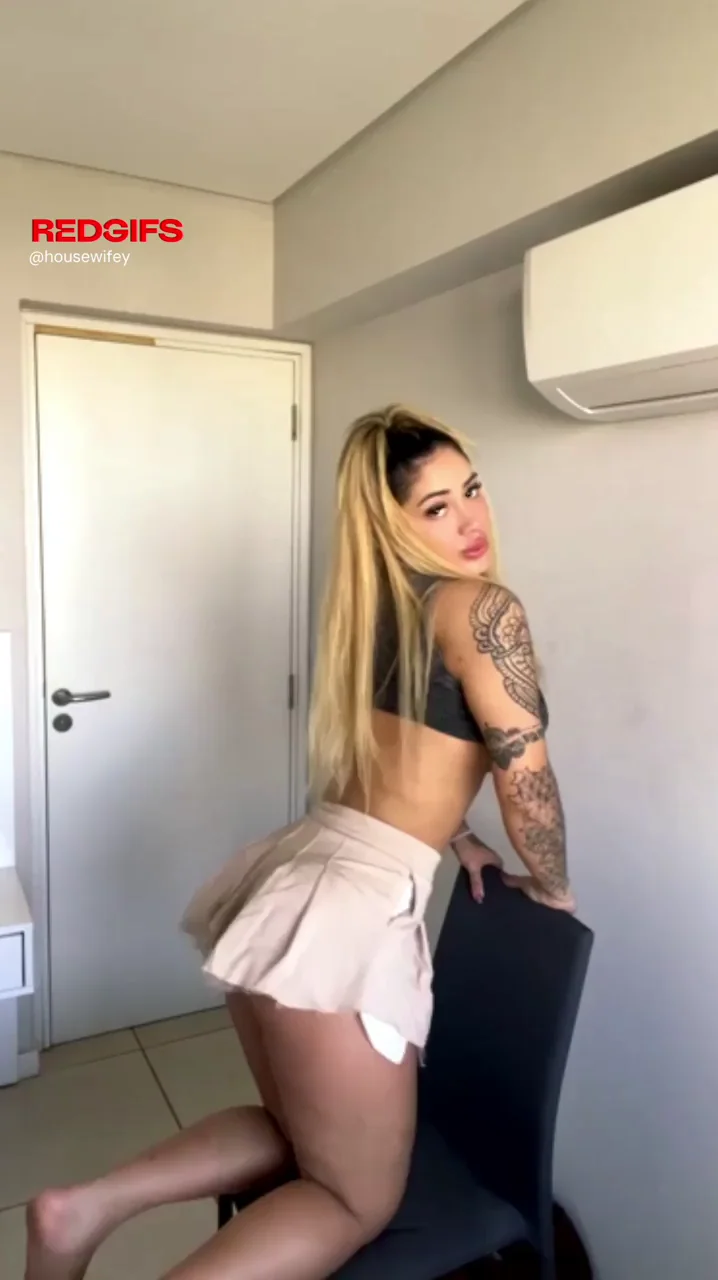 Thick N' Playful Tease 🍑🔥