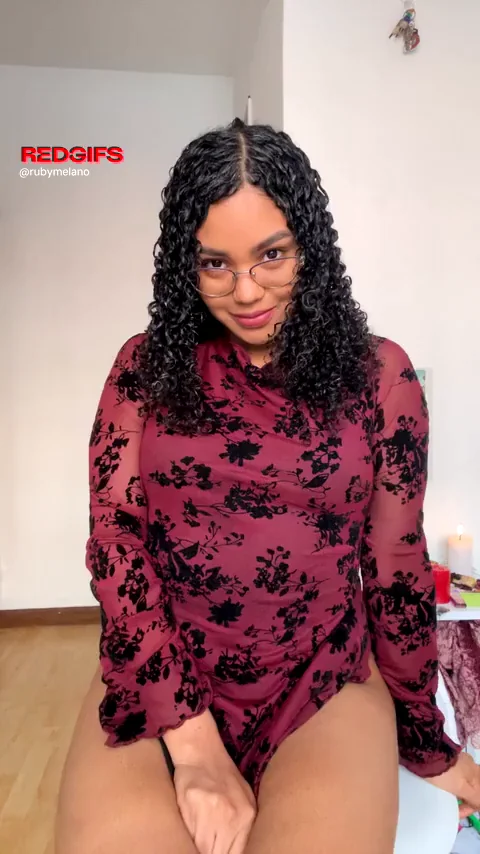 Hi! I have some new cotton panties down here! The other panties are irritating my skin :(