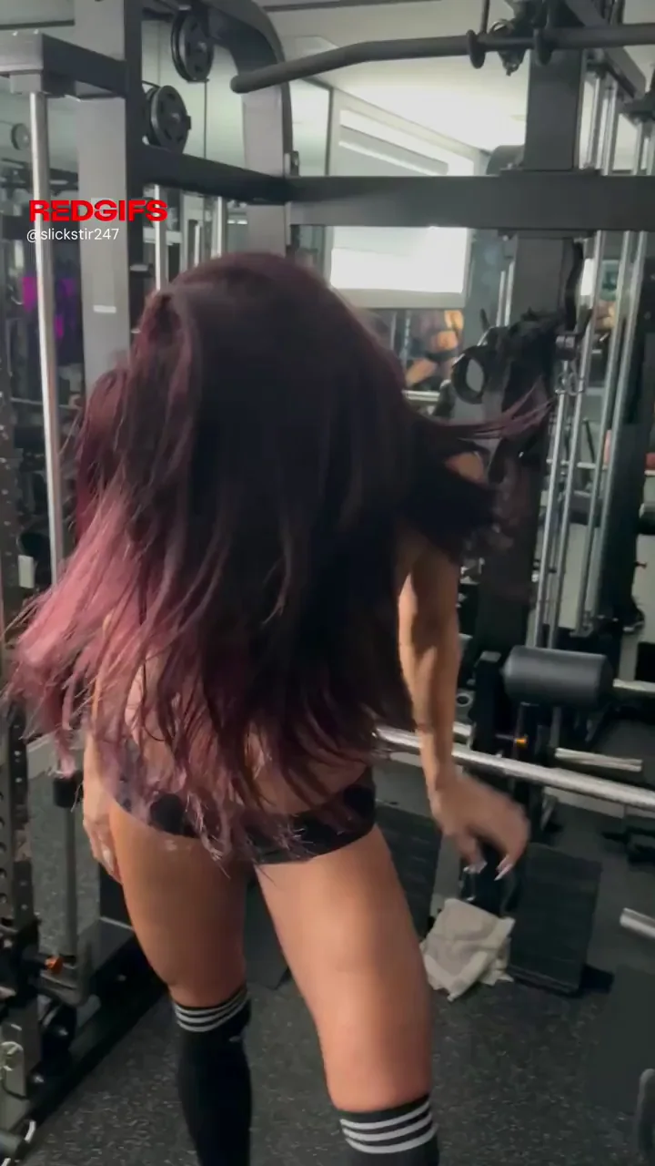 Sexiest Gym Mom you’ll see here….