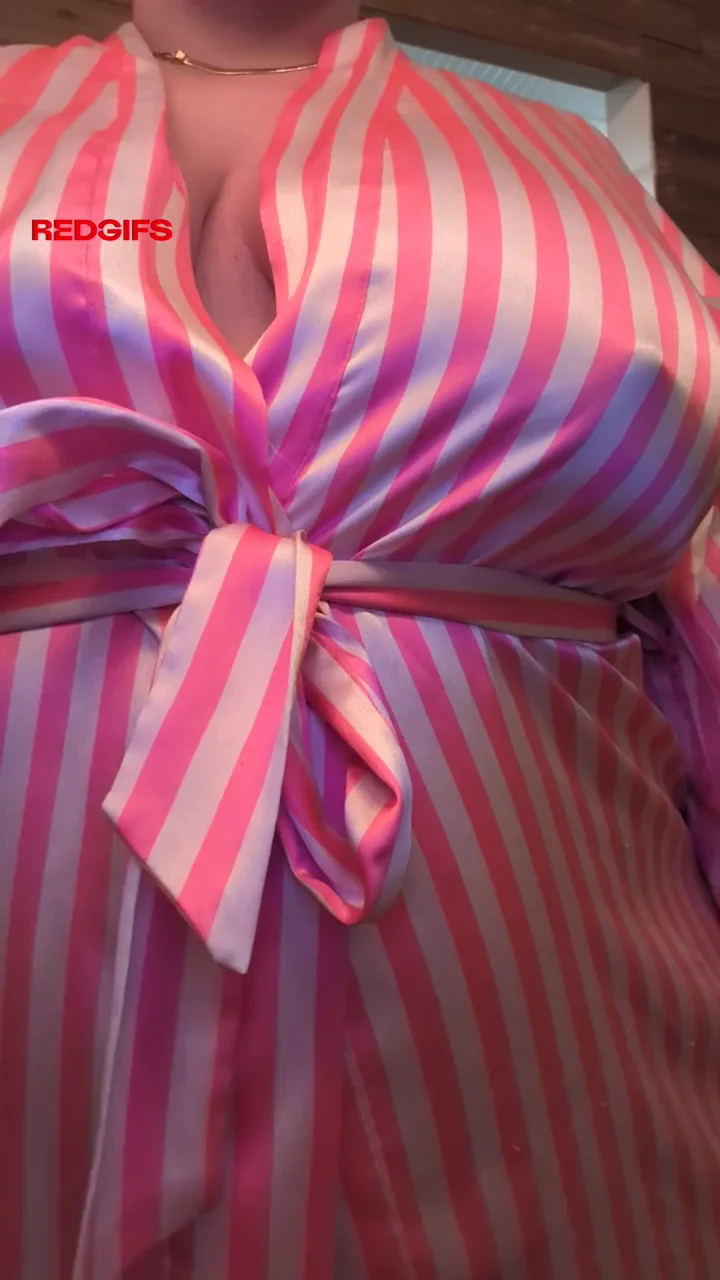 Post-Shower Moisturize Tease: Preggo Belly & Massive Tits 💦🤰🍈🍈