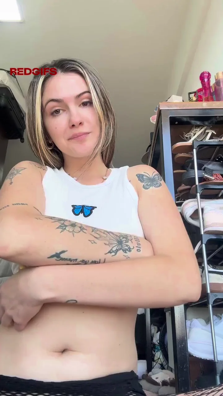 Cute Teen's Small Puffy Titties Ready for Your Cock 😍💦