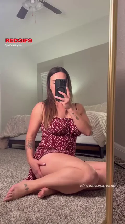 Amateur Slut's Tease: 'Enough Tits & Pussy to Fuck?'
